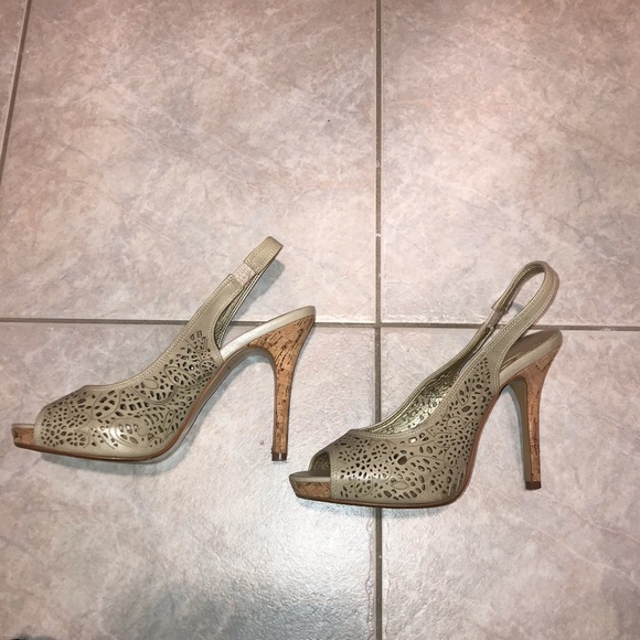 Audrey Brooke tan laser cutout sling back heels - Picture 3 of 5